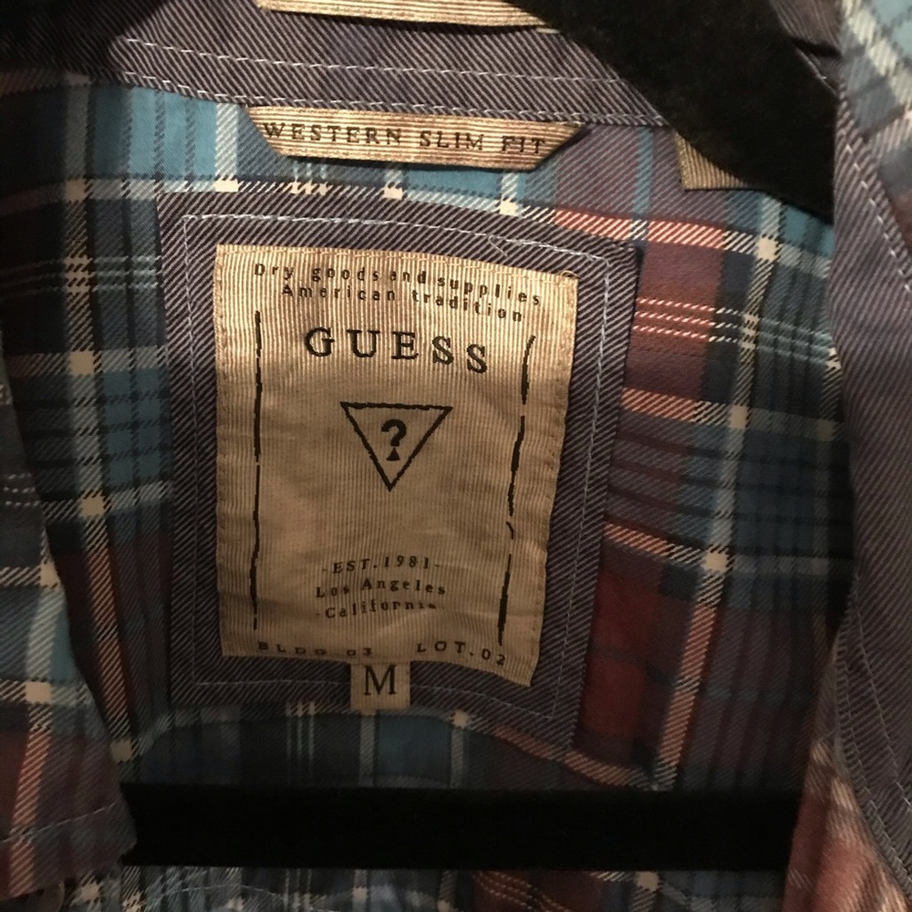 Men’s button down western fit Guess shirt